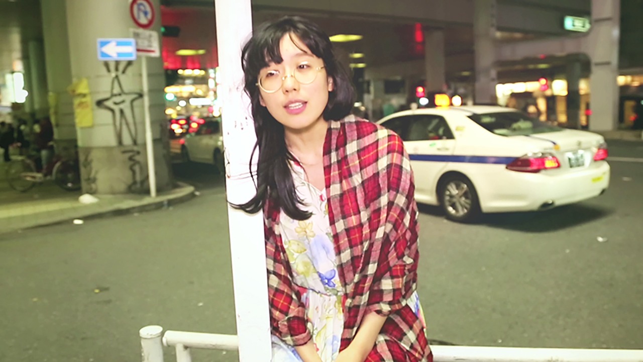どついたるねん「大嫌い feat. 柴田聡子」ミュージックビデオのワンシーン。