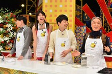 左より吉村崇、森星、星野源、堺正章。 (c)TBS