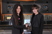 左よりマーティ・フリードマン、八王子P。