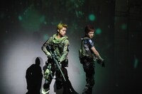 「BIOHAZARD THE STAGE」のワンシーン。