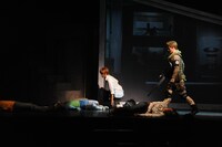 「BIOHAZARD THE STAGE」のワンシーン。