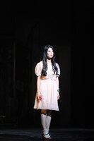 「BIOHAZARD THE STAGE」のワンシーン。