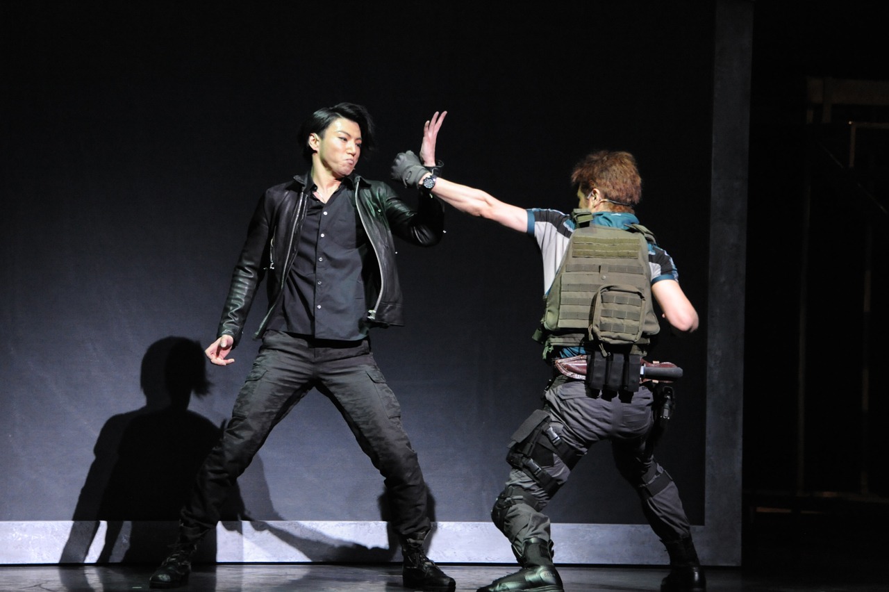 「BIOHAZARD THE STAGE」のワンシーン。