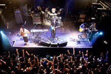 RADWIMPS「RADWIMPS 2015 Asia-Europe Live Tour」イギリス・ロンドン O2 Academy Islington公演の様子。（Photo by Abbey Raymonde）