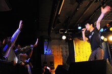 「『ザ・ベスト・オブ 藤井隆 AUDIO VISUAL』発売記念イベント＠新宿LOFT」の様子。