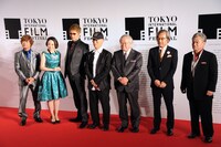 特集上映「ガンダムとその世界」のメンバー。左から3番目がGACKT。