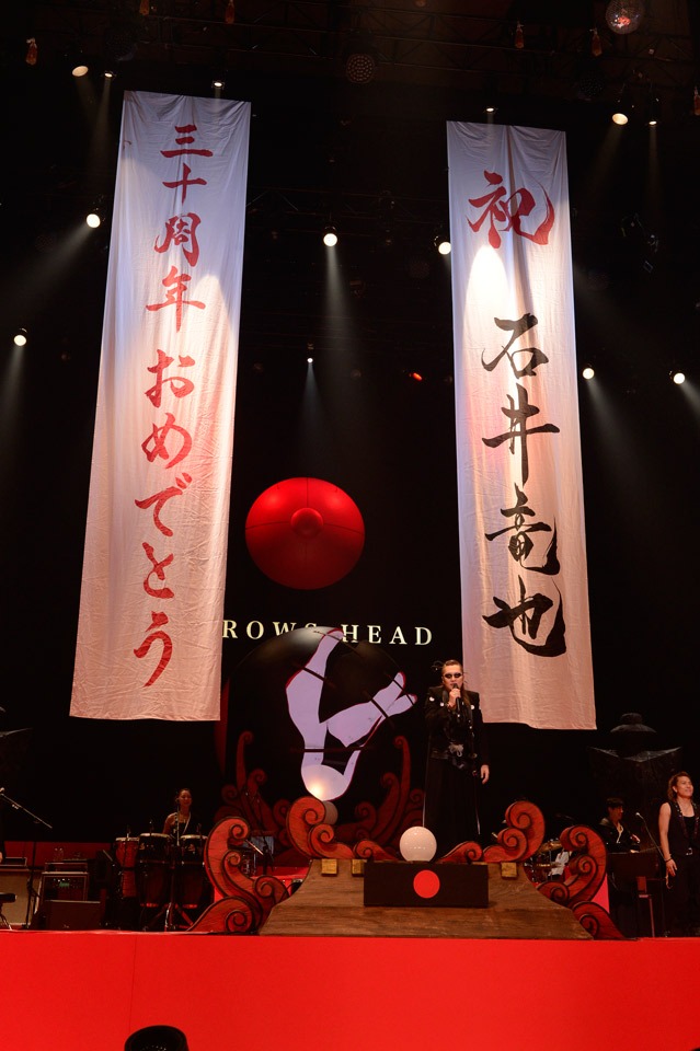 「TATUYA ISHII 30th ANNIVERSARY CONCERT TOUR 2015 “ARROWS HEAD”」の様子。