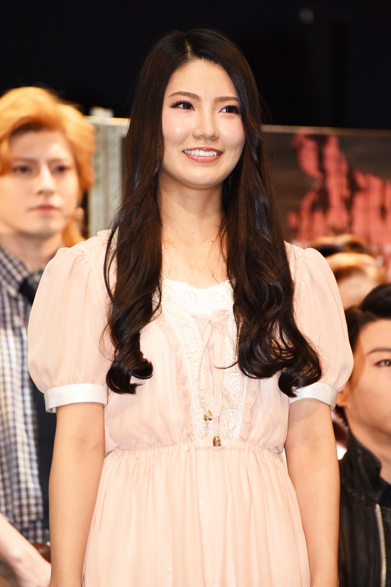 メアリー・グレイ役の倉持明日香。