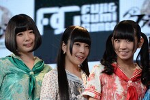 左から夢眠ねむ、相沢梨紗、古川未鈴。