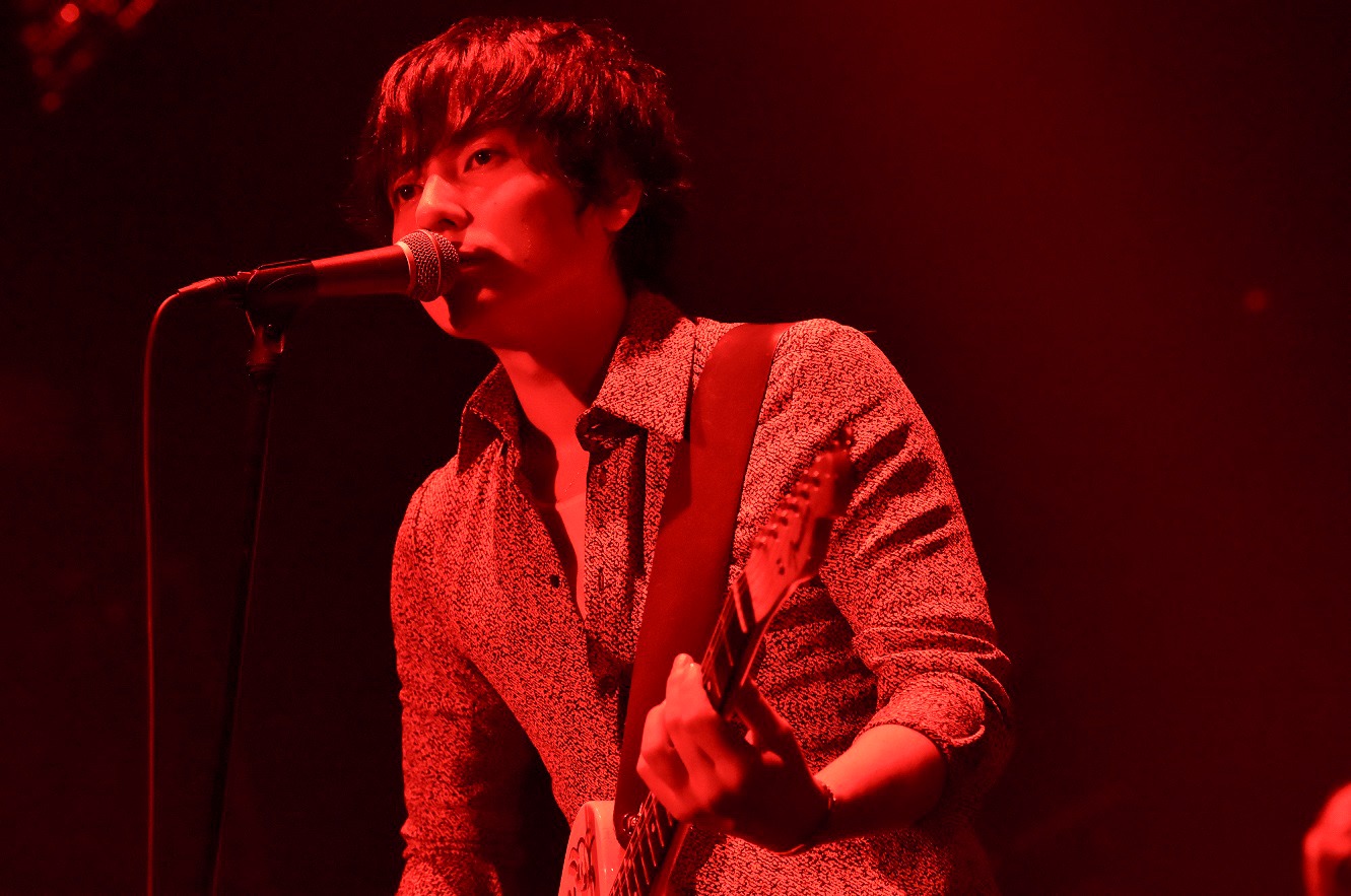 山村隆太（Vo）（撮影：古渓一道）
