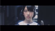 乃木坂46「大人への近道」のミュージックビデオのワンシーン。