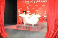 人気画像6位は「きゃりー、今年のハロウィン仮装はベティちゃん『気合い入れました』」より、ベティ・ブープの仮装をお披露目したきゃりーぱみゅぱみゅ。