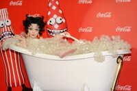 ベティ・ブープの仮装をお披露目したきゃりーぱみゅぱみゅ。