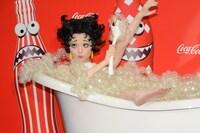 ベティ・ブープの仮装をお披露目したきゃりーぱみゅぱみゅ。