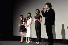 左からかしゆか、あ～ちゃん、のっち、佐渡岳利。