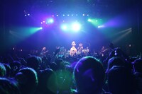 「れをる単独公演 極彩色High Fidelity 東の宴」の様子。