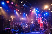 SEAGULL SCREAMING KISS HER KISS HER「ETERNAL ADOLESCENCE TOUR」東京・渋谷CLUB QUATTRO公演の様子。（撮影：アカセユキ）
