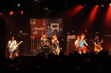 「LoVendoЯ LIVE TOUR 2015 MAJOЯ！」東京・LIQUIDROOM公演の様子。