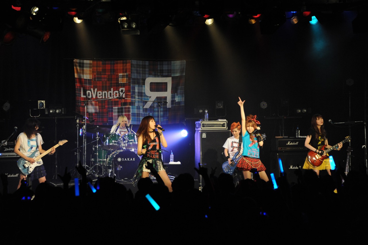 「LoVendoЯ LIVE TOUR 2015 MAJOЯ！」東京・LIQUIDROOM公演の様子。