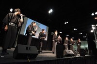 SOLIDEMOによるライブの様子。