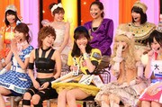 「SMAP×SMAP」に仮装して登場するAKB48。 (c)フジテレビ