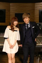 「#RUN」ボーカルレコーディングの様子。左から神田沙也加、小室哲哉。