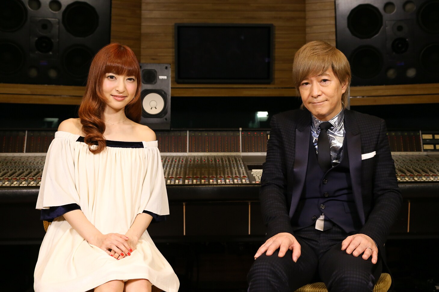 RUN」ボーカルレコーディングの様子。左から神田沙也加、小室哲哉