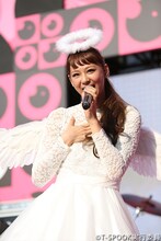 SQUARE STAGEでライブを行った西内まりや。