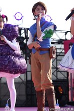 フリン・ライダーに扮した玉井詩織（ももいろクローバーZ）。