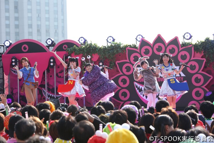 ももクロ 超特急 きゃりーらが大変身 お台場ハロウィン T Spook 1日目 音楽ナタリー ももクロ 超特急 きゃりーらが大変身 お台場ハロウィン T Spook 1日目 音楽ナタリー