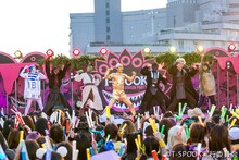 超特急のステージの様子。