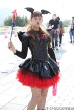 パレードに参加した西内まりや。