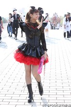 パレードに参加した西内まりや。