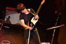 シミズコウヘイ（カラスは真っ白）