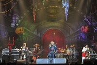 人気画像9位は「VAMPS幕張ハロパ初日にHYDE含む4人の『東京喰種』カネキ」より、BREAKERZ。