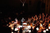 「billboard classics Salyu with 小林武史 PREMIUM SYMPHONIC CONCERT」神奈川・ミューザ川崎シンフォニーホール公演の様子。（Photo by Taku Fujii）