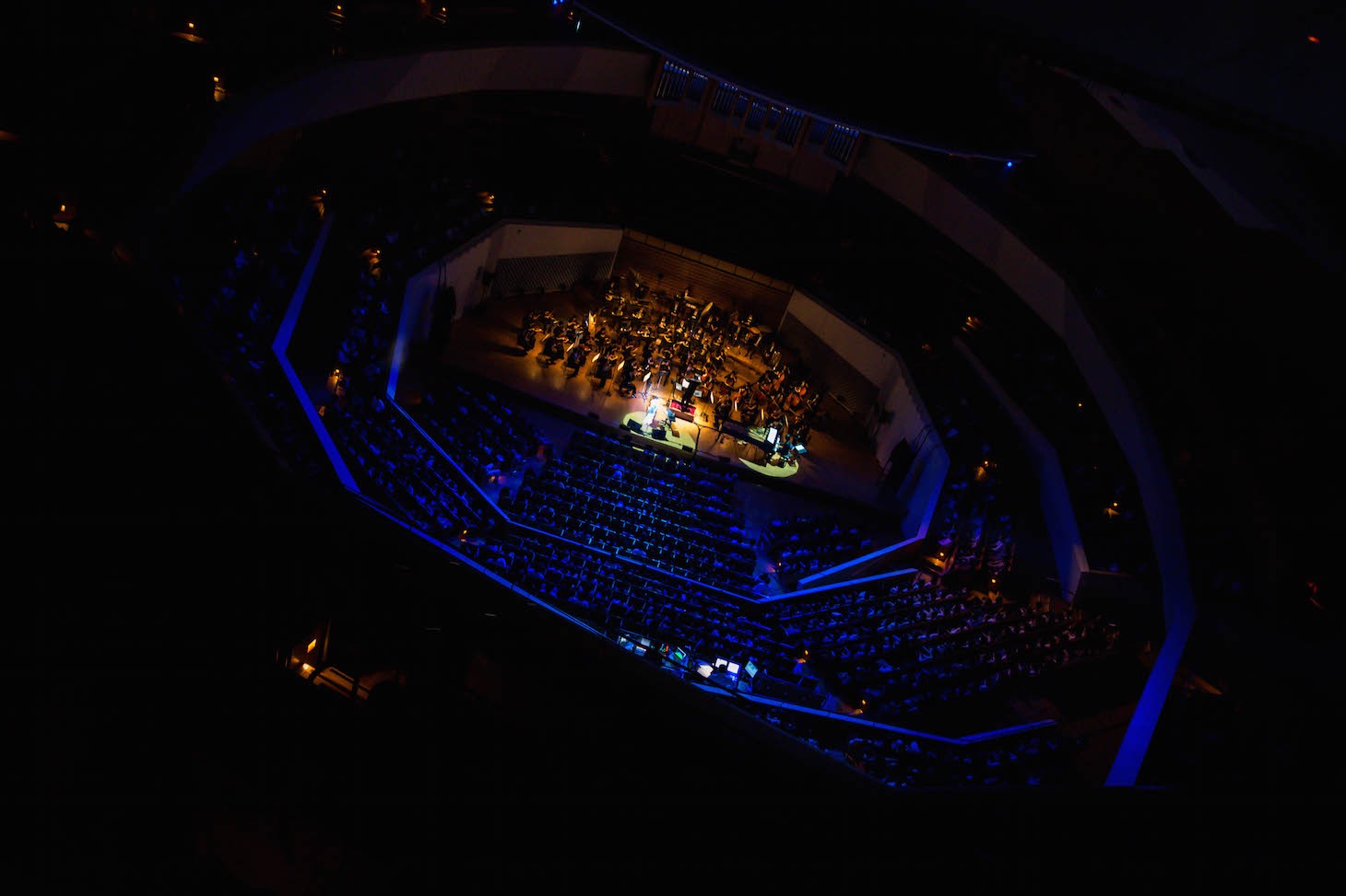 「billboard classics Salyu with 小林武史 PREMIUM SYMPHONIC CONCERT」神奈川・ミューザ川崎シンフォニーホール公演の様子。（Photo by Taku Fujii）
