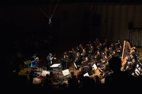 「billboard classics Salyu with 小林武史 PREMIUM SYMPHONIC CONCERT」神奈川・ミューザ川崎シンフォニーホール公演の様子。（Photo by Taku Fujii）