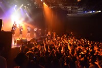 「PassCode 1stワンマンツアー『TRIAL OF PASSCODE』」の様子。