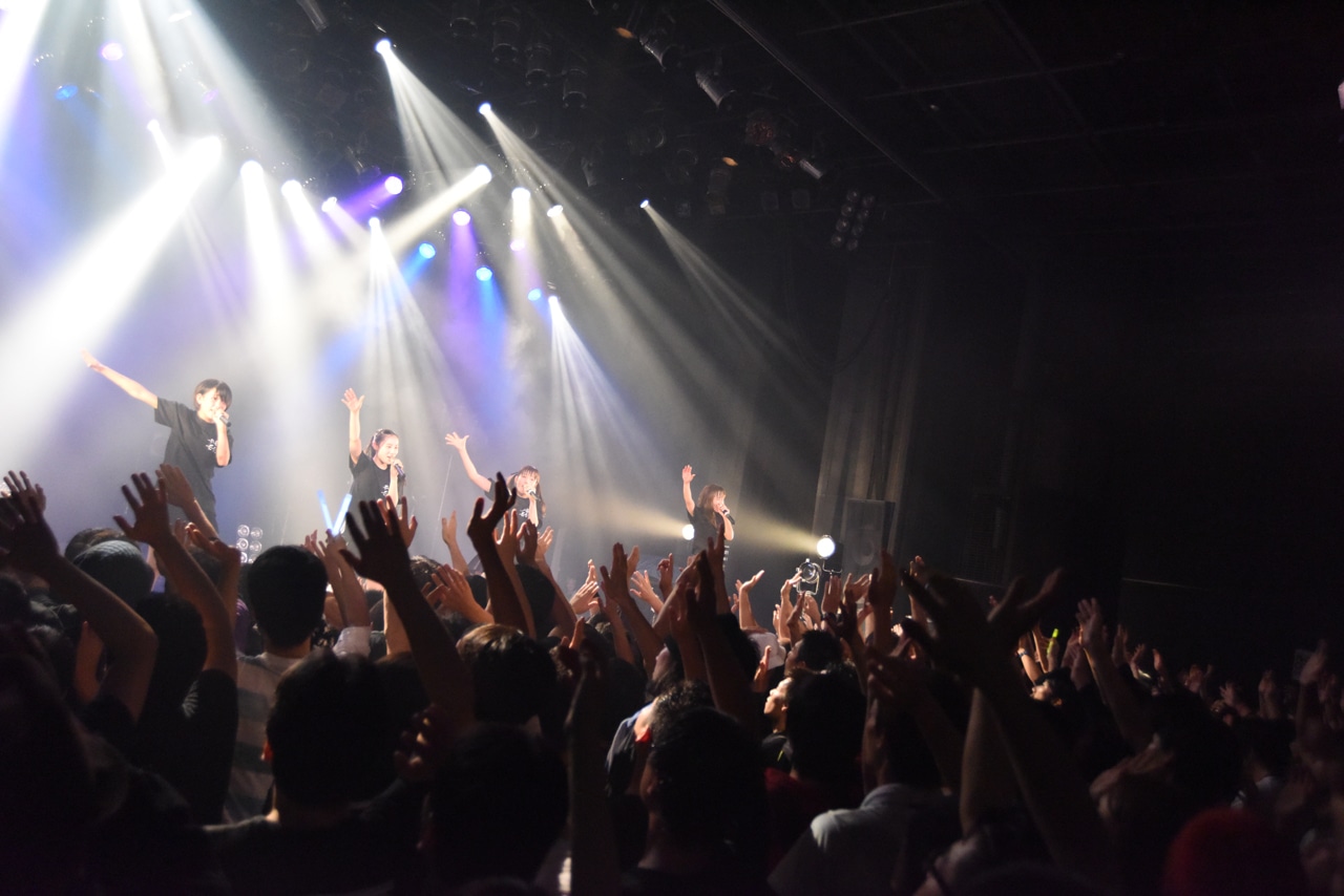 「PassCode 1stワンマンツアー『TRIAL OF PASSCODE』」の様子。