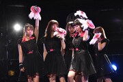 NEXT YOUによる初ライブの様子。