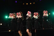 NEXT YOUによる初ライブの様子。