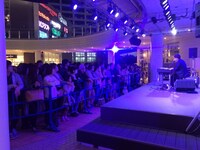 大阪・あべのキューズモールで行われた「ジャスミン」リリースイベントの様子。（提供：アリオラジャパン）