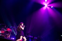 10月11日に埼玉・さいたまスーパーアリーナで開催「LOUD PARK 15」出演時の浜田麻里。（Photo by Kiseki Michiko / Courtesy of LOUD PARK 2015）