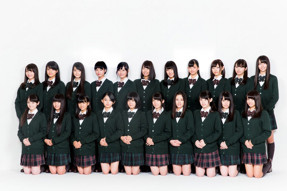 人気画像2位は「欅坂46原田まゆが活動辞退」より、欅坂46。