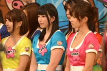 恵比寿★マスカッツの星野ナミ、上原亜衣、石岡真衣（左から）。