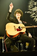 菅原卓郎(G, Vo / 9mm Parabellum Bullet)(撮影:橋本塁)