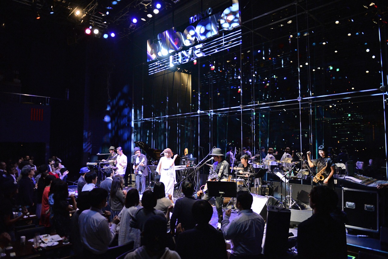 前作「THE MEMORY HOTEL」発売時に行われた東京・Billboard Live TOKYOワンマンライブの様子。