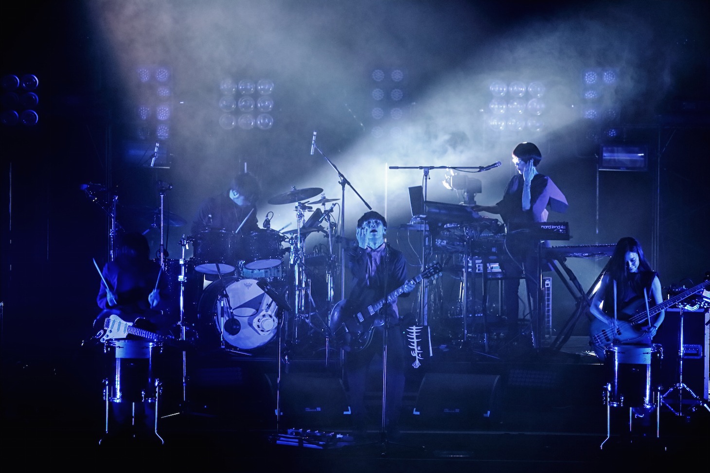 「SAKANAQUARIUM2015-2016 "NF Records launch tour"」東京・日本武道館公演の模様。（撮影：山本マオ）
