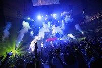 「KEYTALKの武道館で舞踏会 ～shall we dance?～」の様子。（撮影：後藤壮太郎）